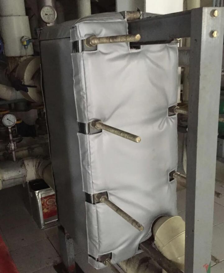 板式<a href=http://www.e-ja.cn/e/tags/?tagname=%E6%8D%A2%E7%83%AD%E5%99%A8%E4%BF%9D%E6%B8%A9 target=_blank class=infotextkey>換熱器保溫</a>套